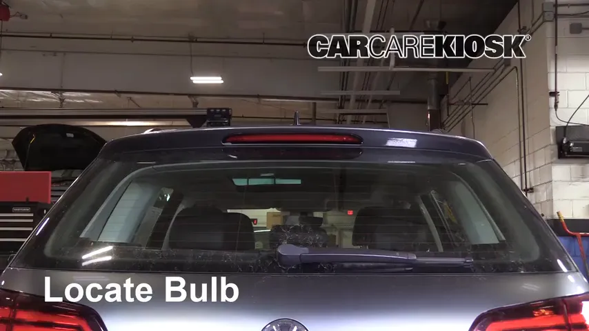 2018 Volkswagen Golf SportWagen SE 1.8L 4 Cyl. Turbo Éclairage Feu de freinage central (remplacer l'ampoule)